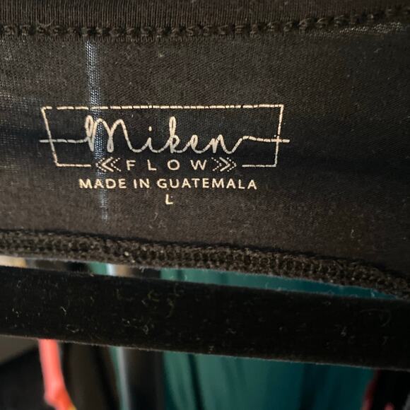 🔥 SALE!!  Miken Flow graphic tank - Picture 3 of 6